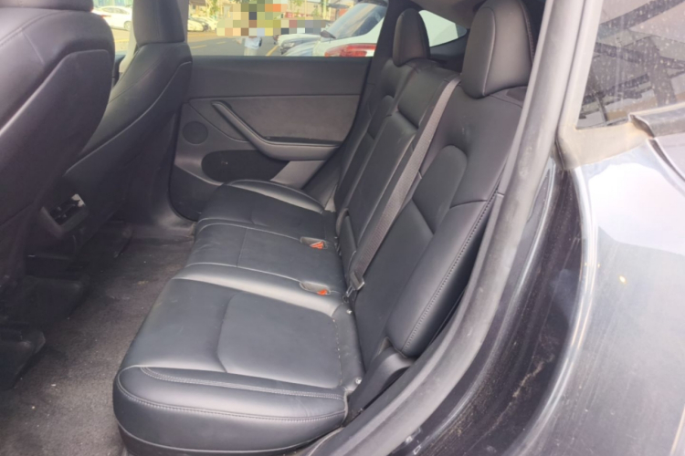 Tesla Model Y 2024 car image #17