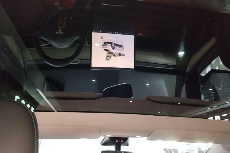 Tesla Model Y 2023 #20 Tesla Model Y 2023 car image #20
