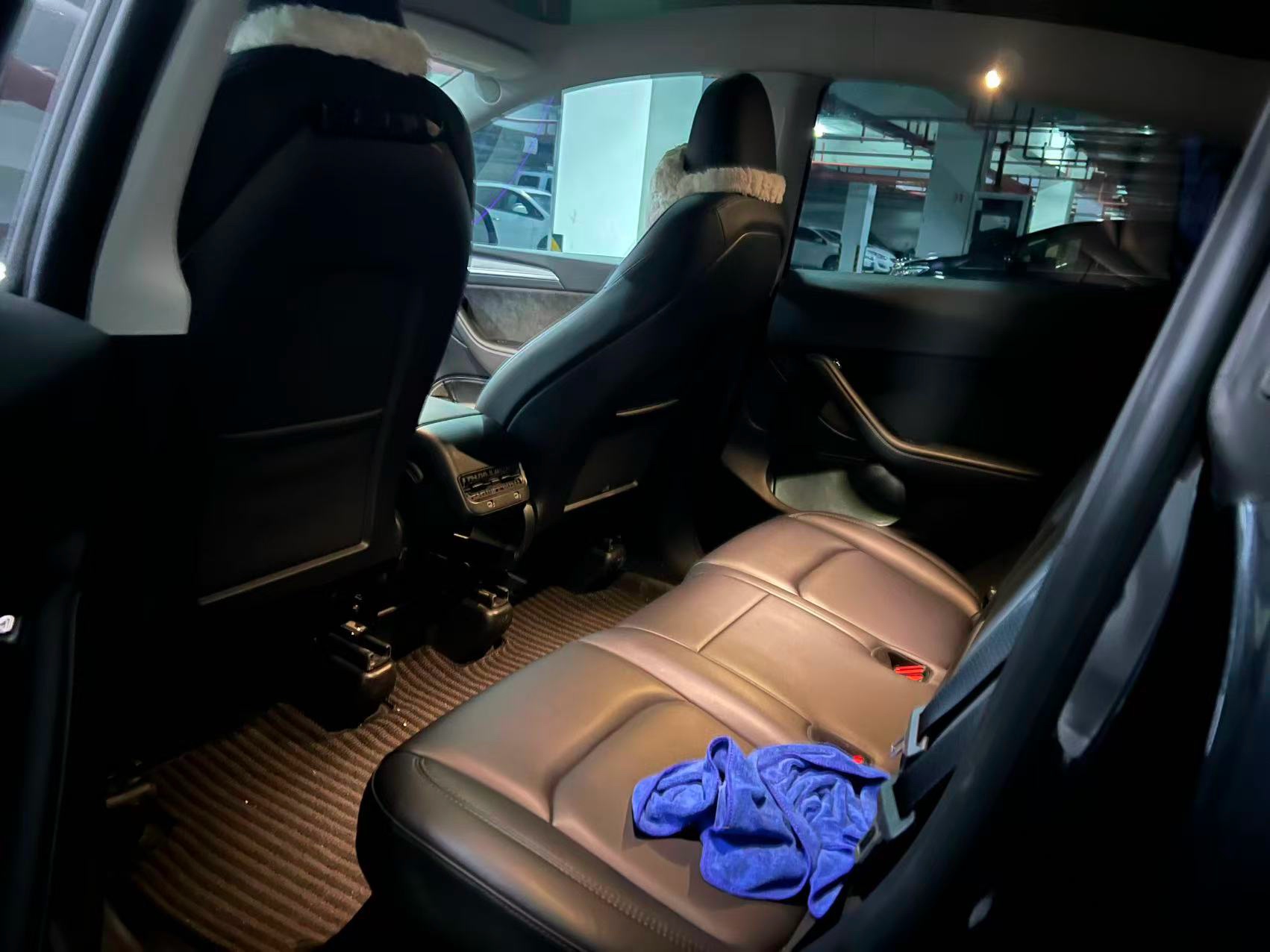 Tesla Model Y 2024 immagine di auto #7