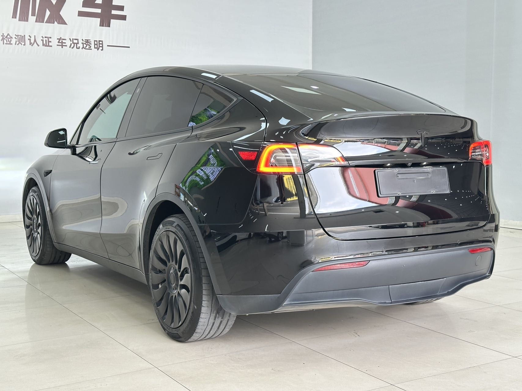 Tesla Model Y 2021 car image #5