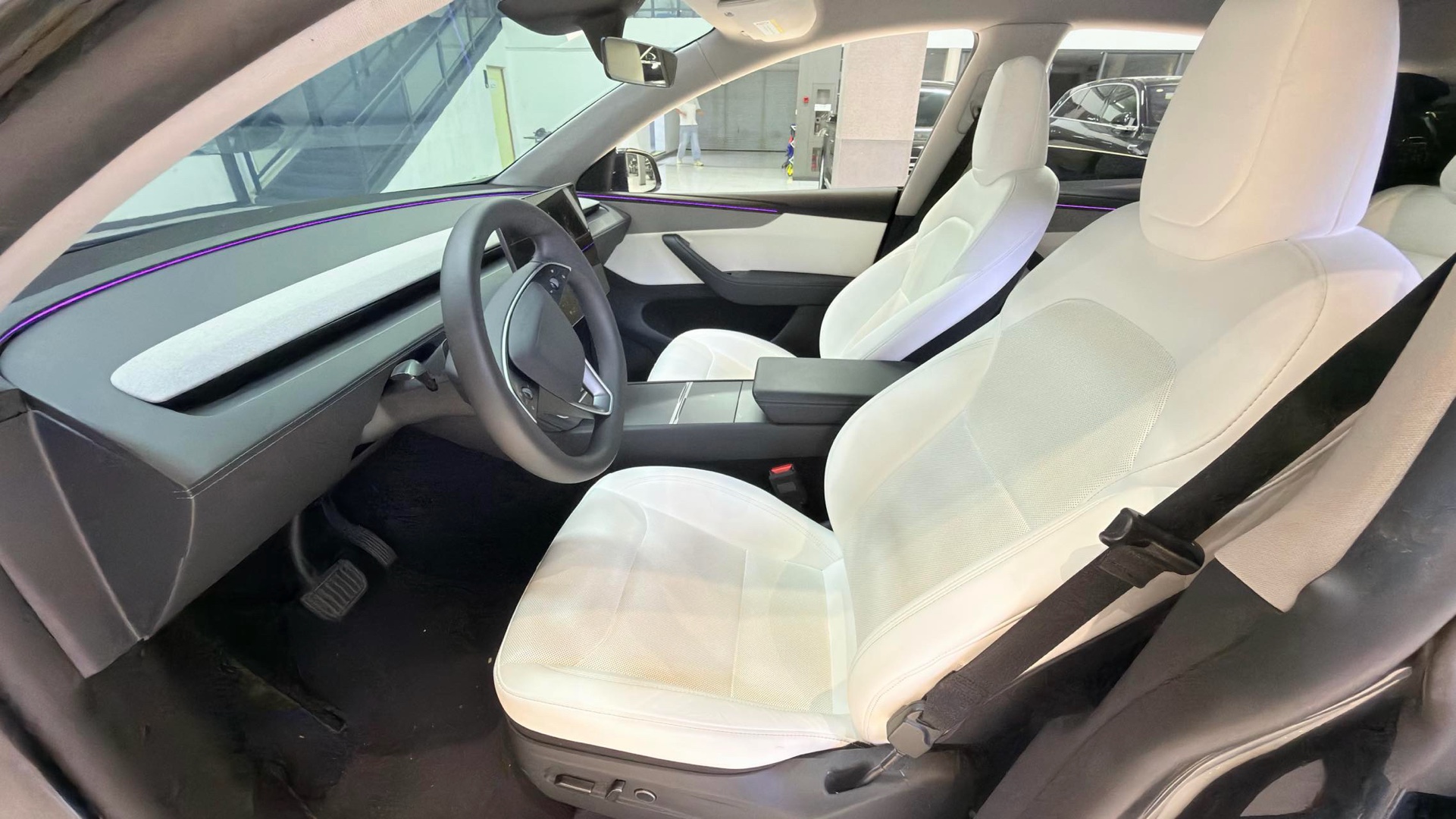 Tesla Model Y 2025 car image #4