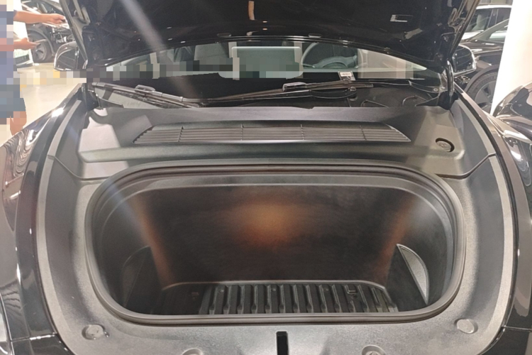 Tesla Model Y 2022 immagine di auto #20