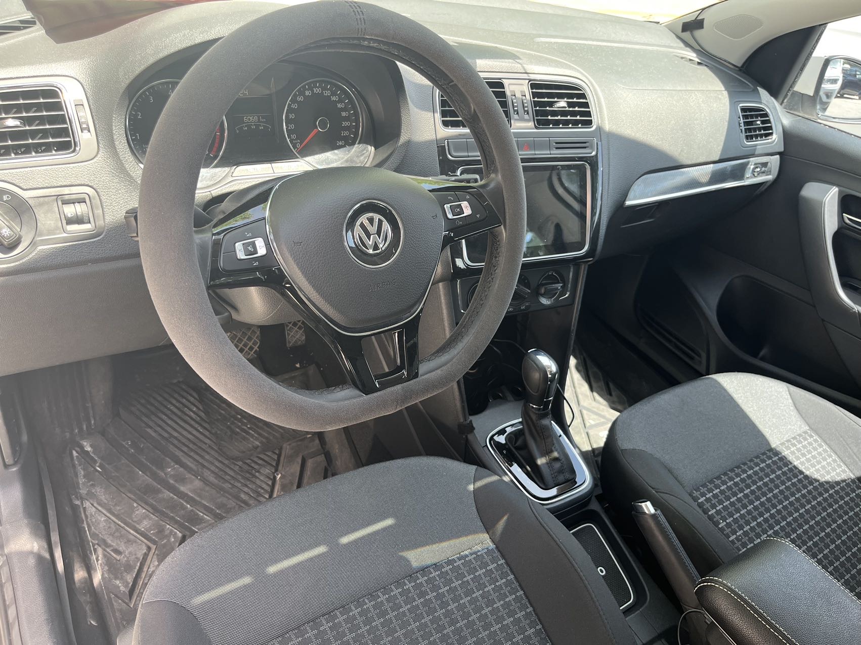 Volkswagen Polo 2018 #6 Volkswagen Polo 2018 car image #6