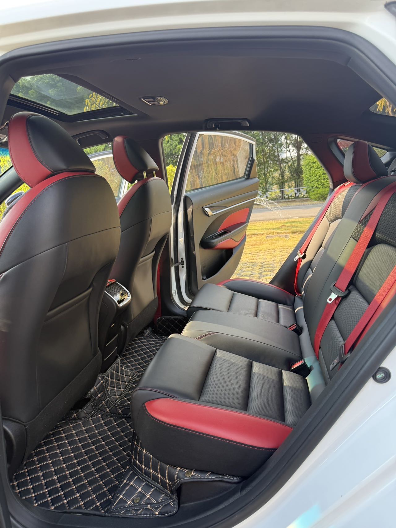 GEELY Binray 2022 imagem de carro #5