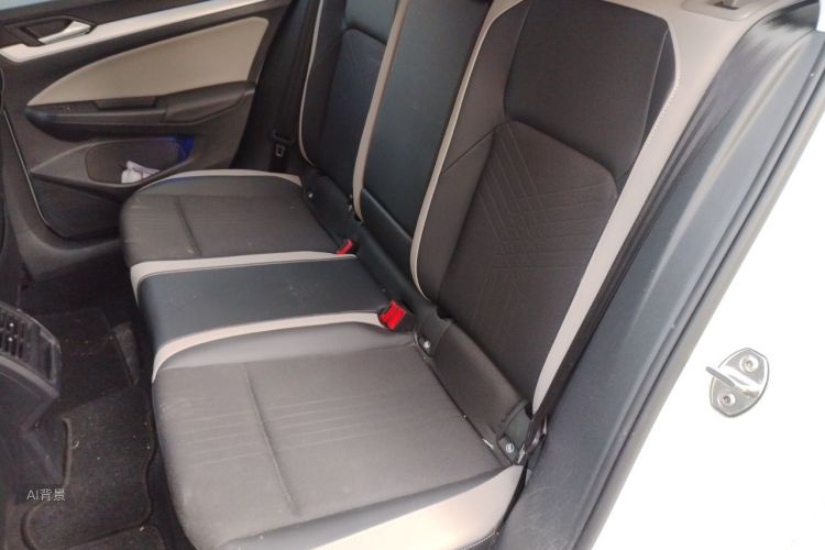 Volkswagen Golf 2021 car image #19