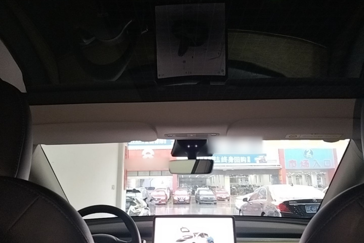 Tesla Model Y 2022 car image #21