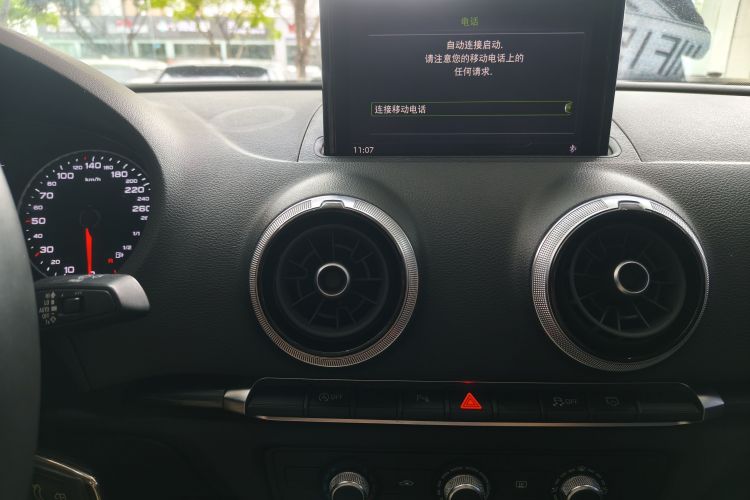 Audi A3 2019 car image #13