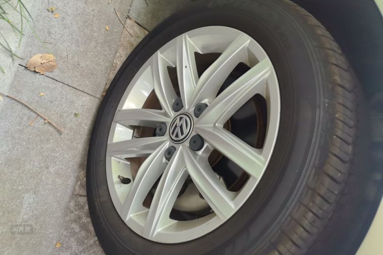 Volkswagen Golf 2018 car image #9
