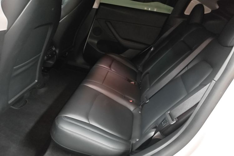 Tesla Model Y 2021 #17 Tesla Model Y 2021 car image #17