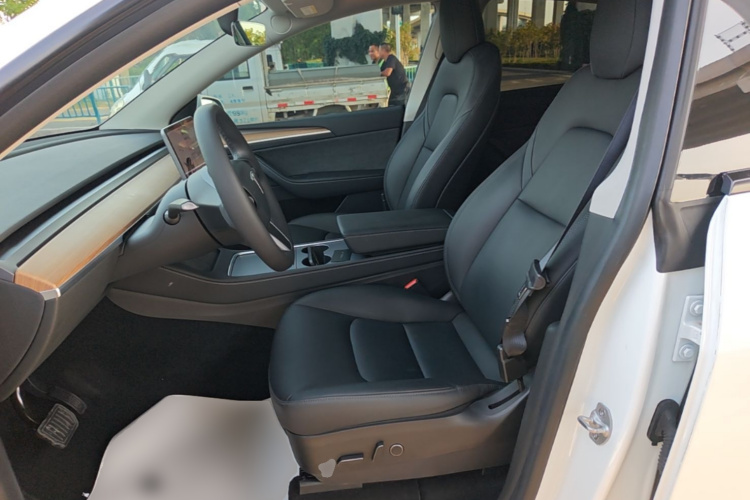 Tesla Model Y 2022 #19 Tesla Model Y 2022 car image #19