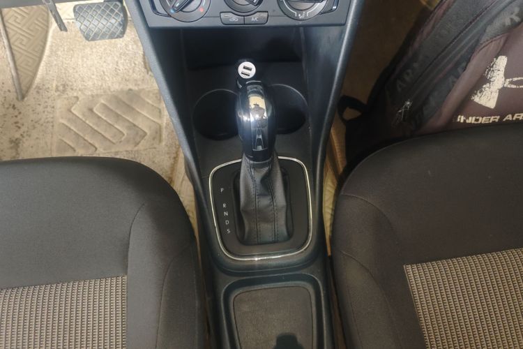 Volkswagen Polo 2017 car image #14