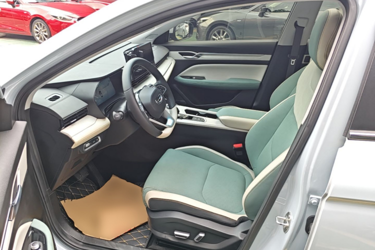 GEELY Emgrand L HiP 2022 car image #19