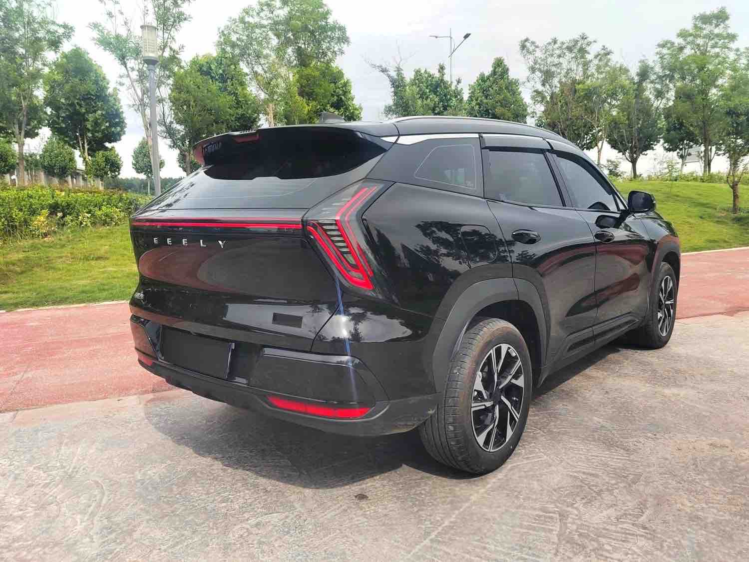 GEELY Boyue L 2025 car image #4