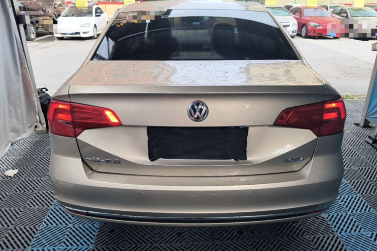 Volkswagen Bora 2017 car image #6