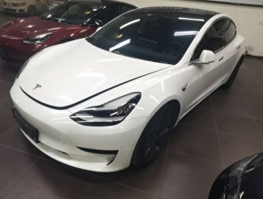 Tesla Model 3 2020 car image 