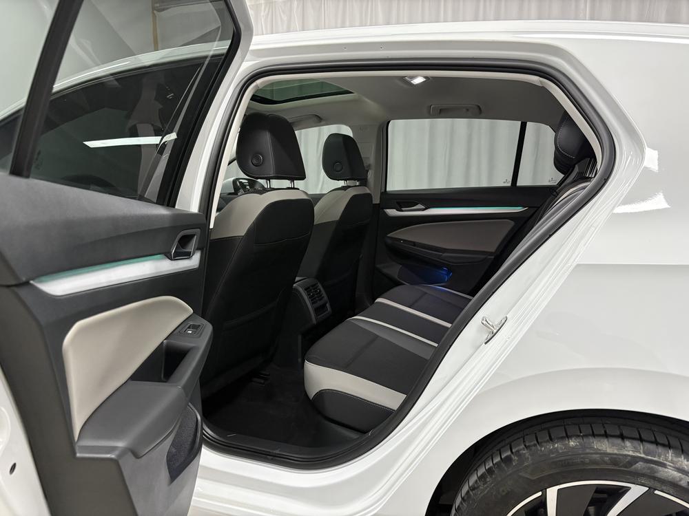 Volkswagen Golf 2020 car image #18
