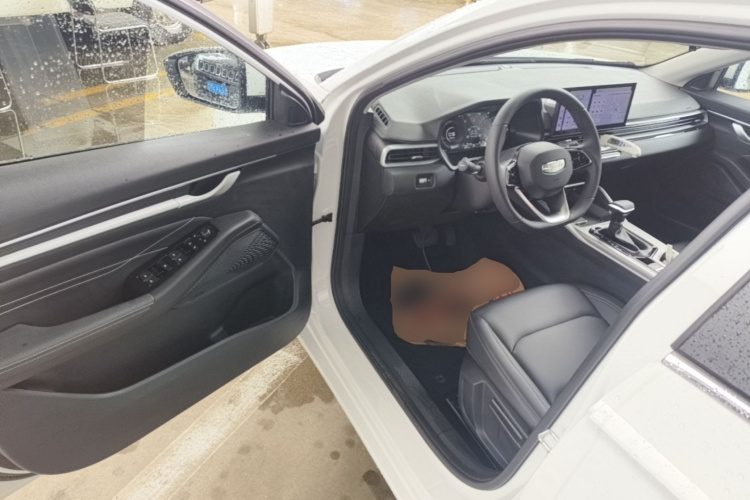 GEELY Emgrand 2025 car image #15