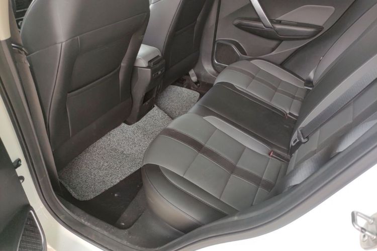 GEELY Coolray 2023 image de voiture #17