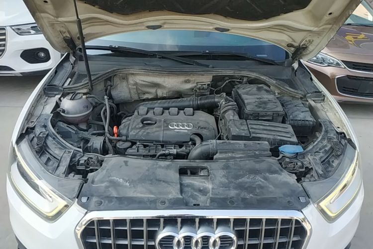 Audi Q3 2015 car image #20