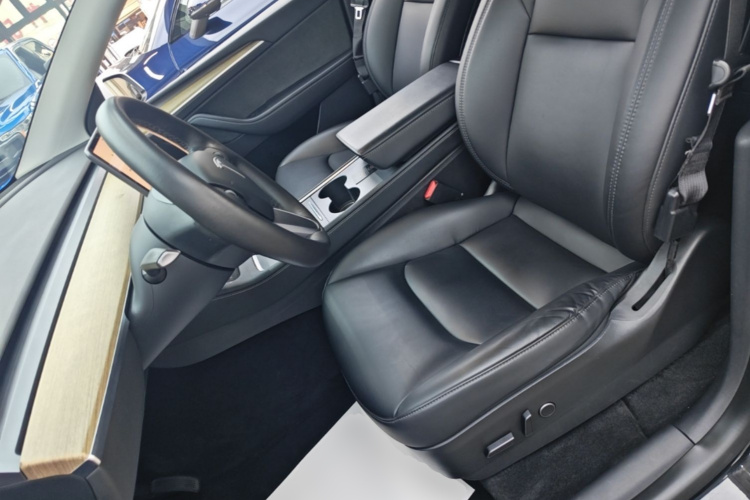 Tesla Model Y 2022 #15 Tesla Model Y 2022 car image #15