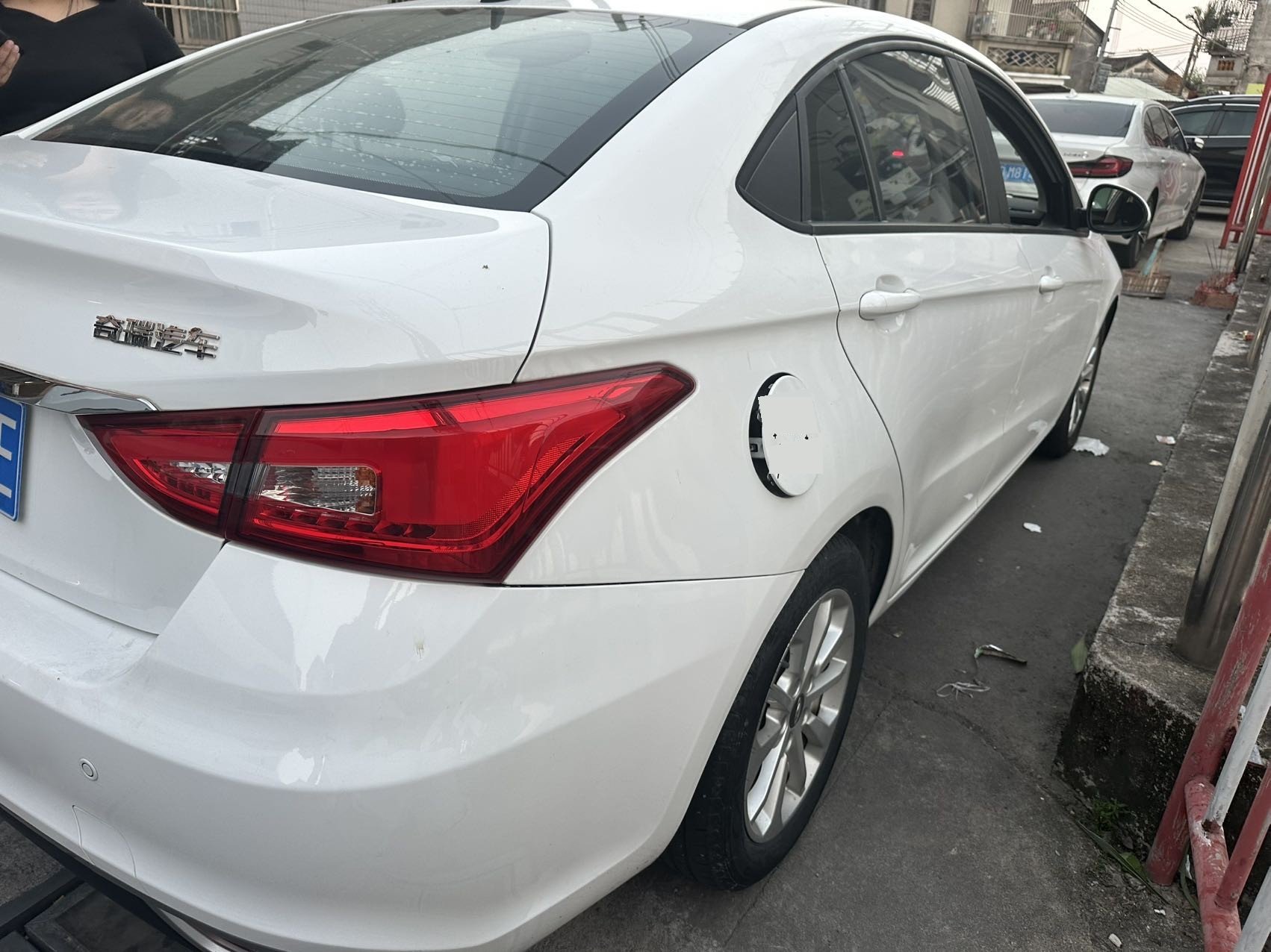 2019 car image #6