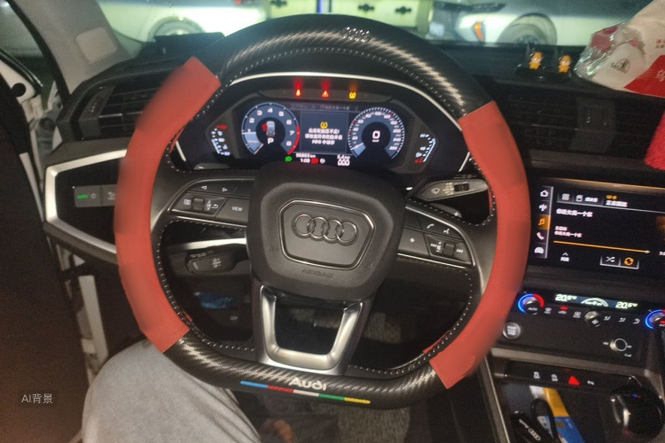 Audi Q3 2020 car image #12