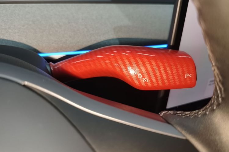 Tesla Model Y 2025 #18 Tesla Model Y 2025 car image #18