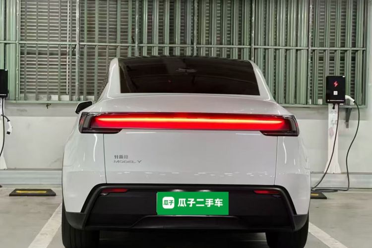 Tesla Model Y 2025 #6 Tesla Model Y 2025 imagen de coche #6