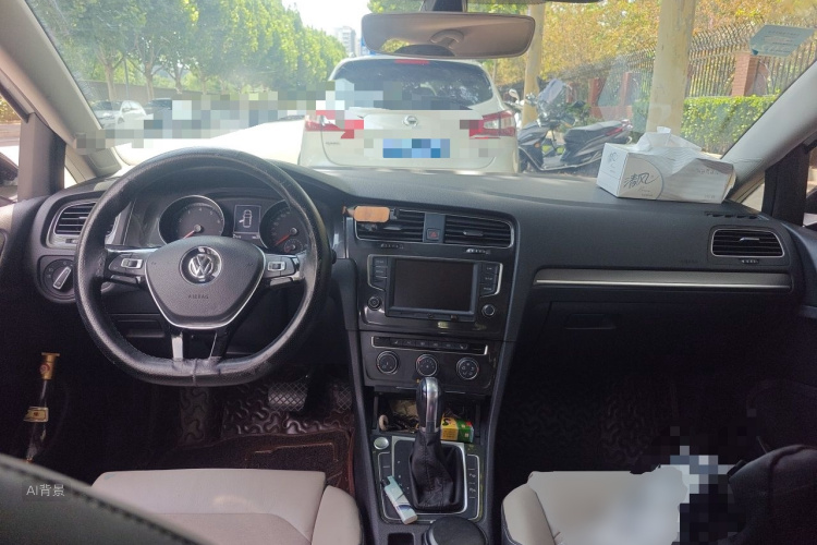 Volkswagen Golf 2017 car image #11