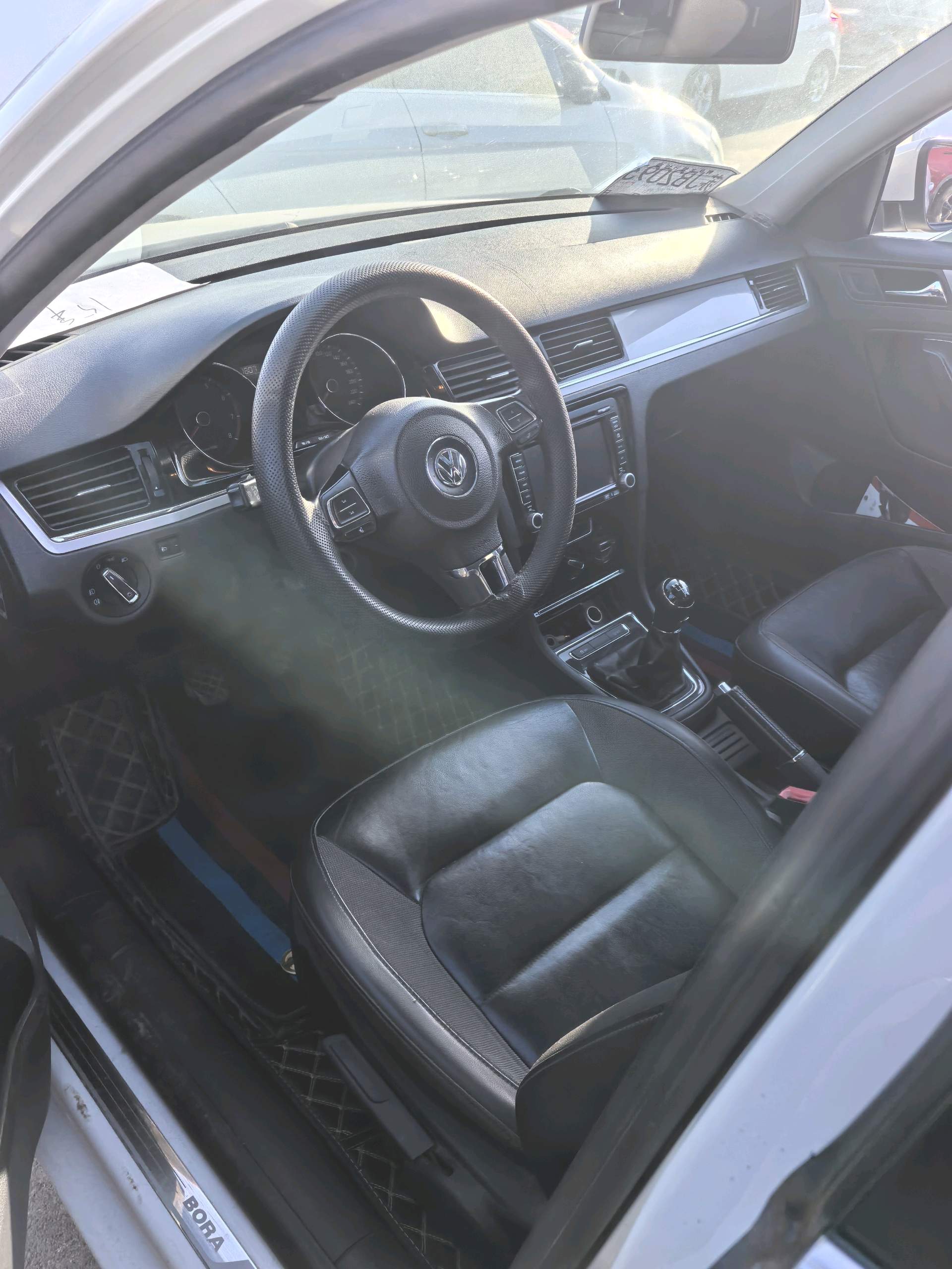 Volkswagen Bora 2015 car image #2