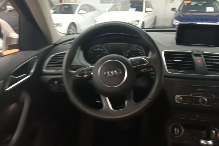 Audi Q3 2019 #15 Audi Q3 2019 car image #15