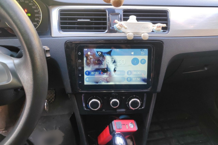 Volkswagen Santana 2016 car image #14
