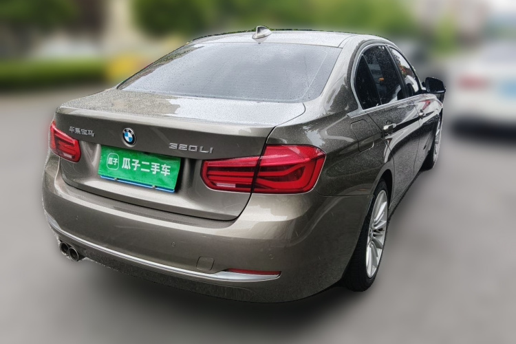 BMW 3 Series 2018 #5 BMW 3 Series 2018 car image #5