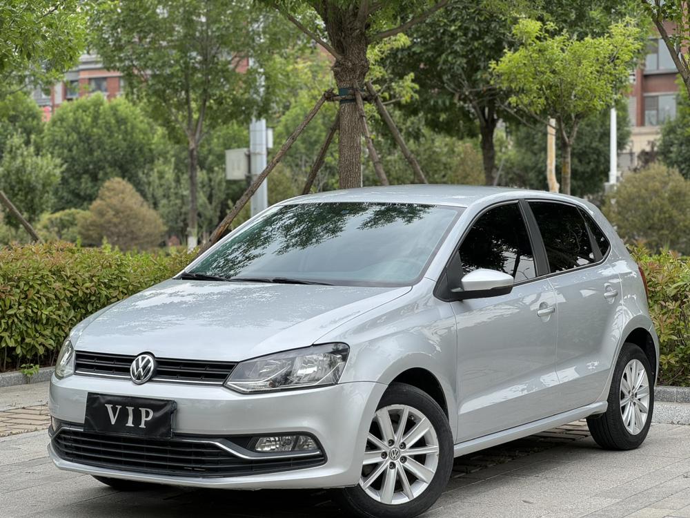 Volkswagen Polo 2015 Volkswagen Polo 2015 car image