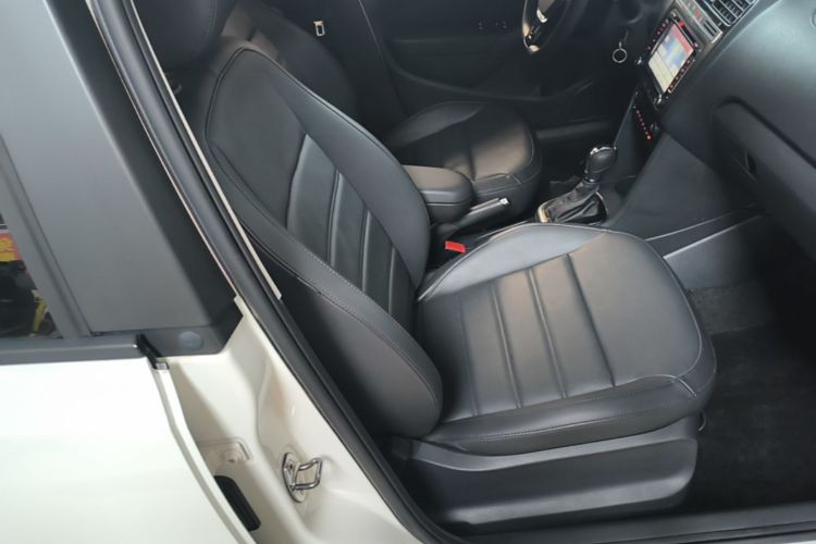 Volkswagen Polo 2016 #24 Volkswagen Polo 2016 car image #24