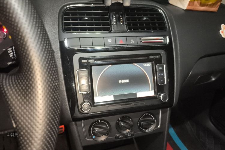 Volkswagen Polo 2015 car image #15