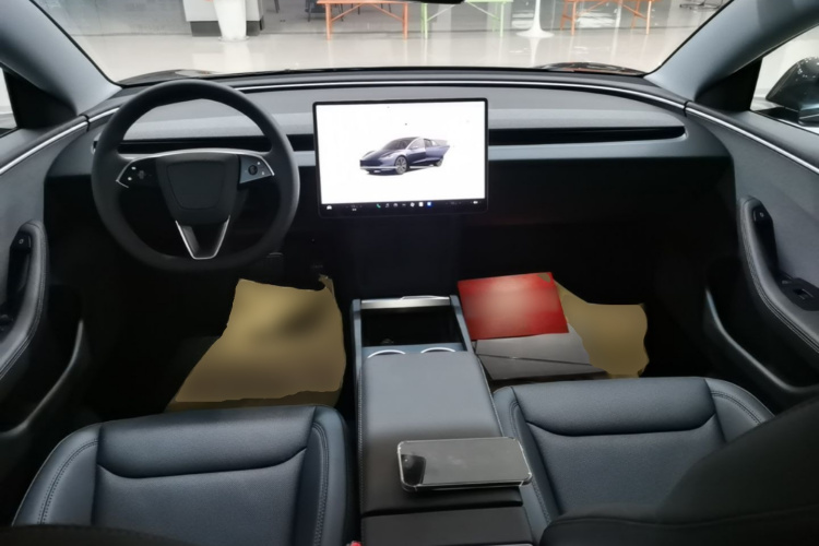 Tesla Model 3 2026 car image #11