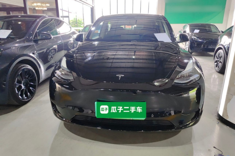 Tesla Model Y 2022 immagine di auto #3