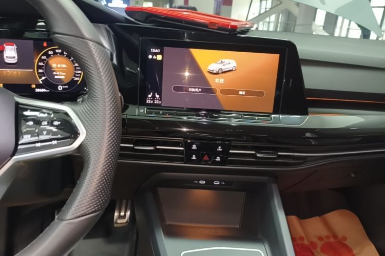 Volkswagen Golf 2023 car image #17