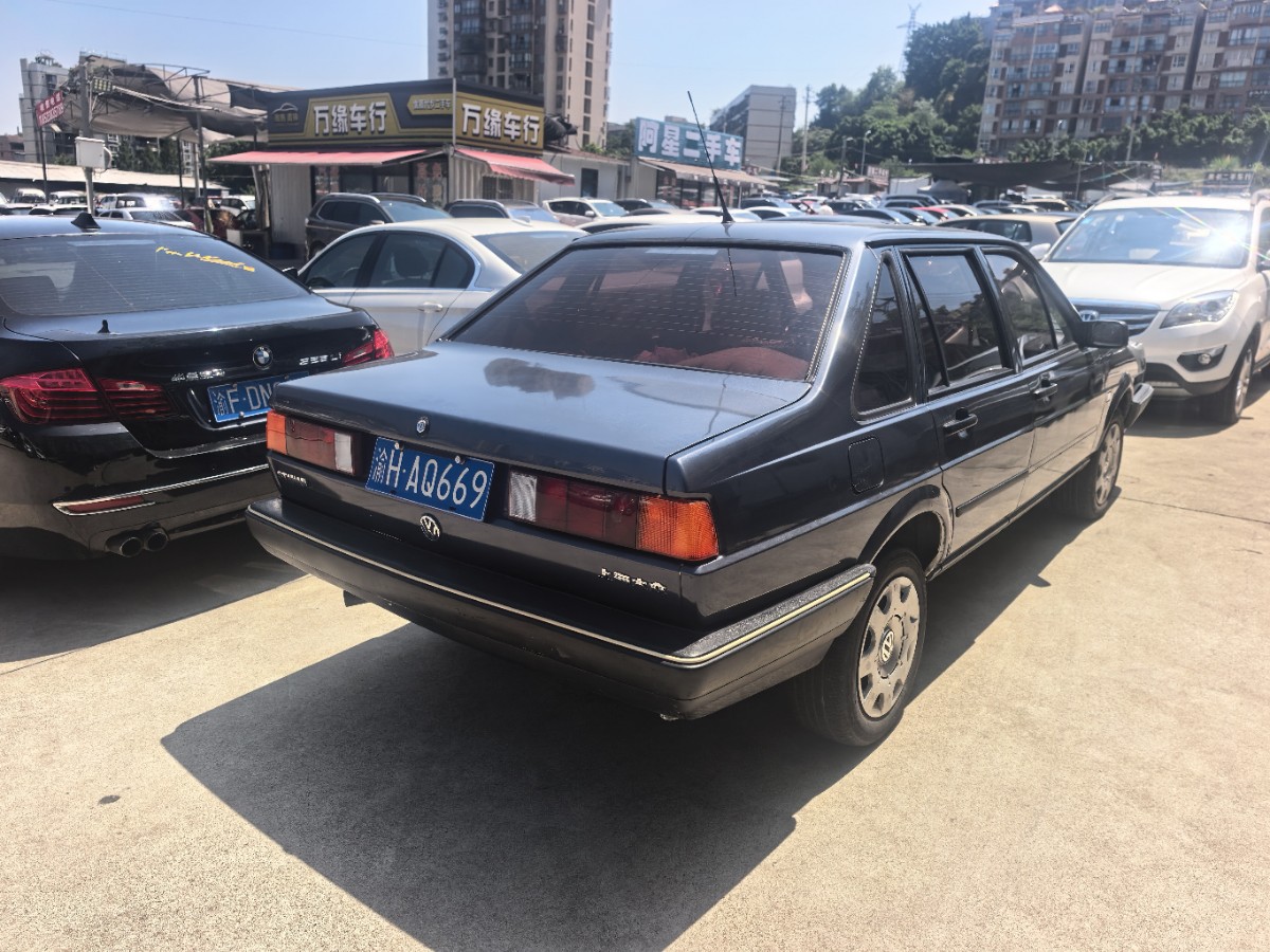 Volkswagen Santana Classic 2011 immagine di auto #3