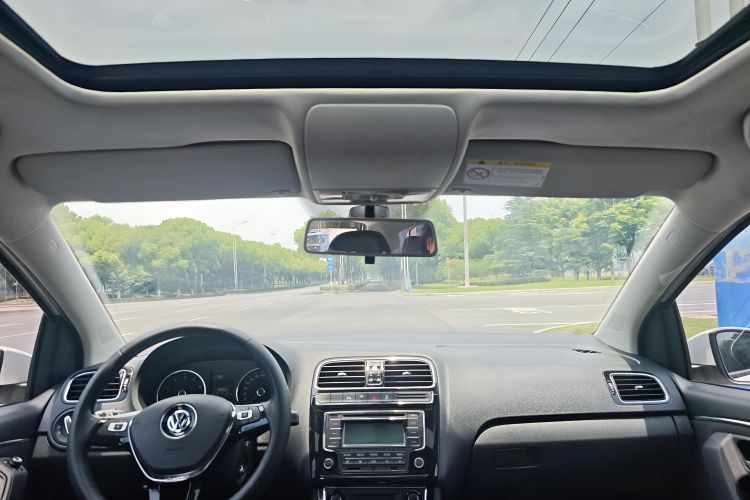 Volkswagen Polo 2015 #18 Volkswagen Polo 2015 car image #18