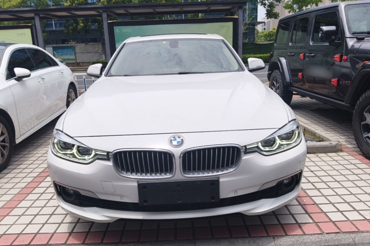 BMW 3 Series 2018 car image #3