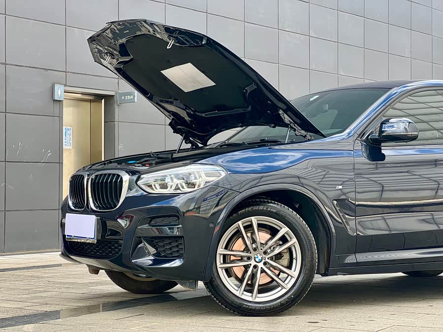 BMW X4 2020 car image #39