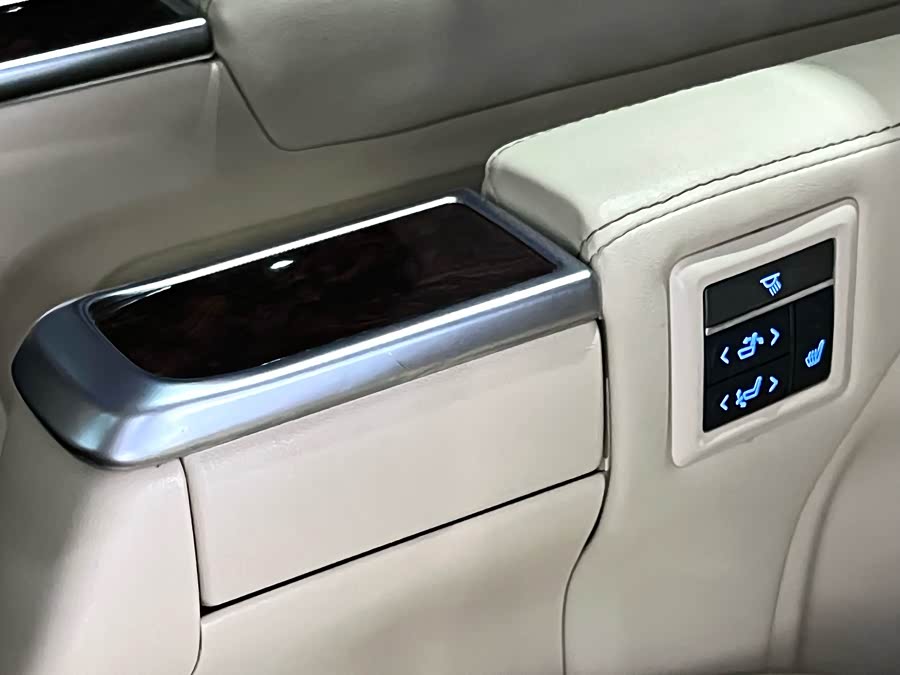 Toyota Alphard 2021 car image #39