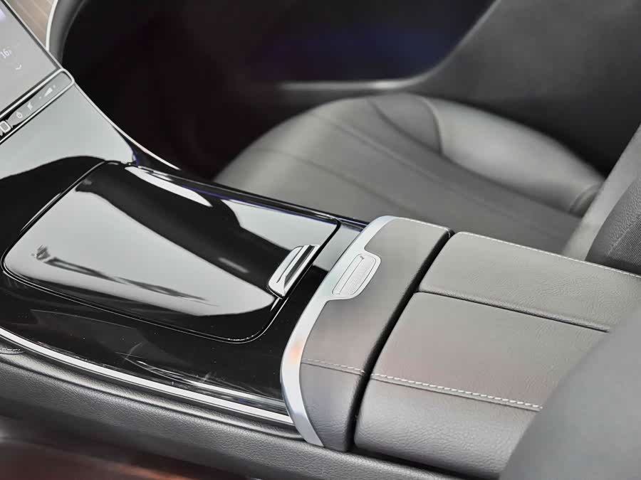 Mercedes-Benz EQE SUV 2024 #39 Mercedes-Benz EQE SUV 2024 car image #39