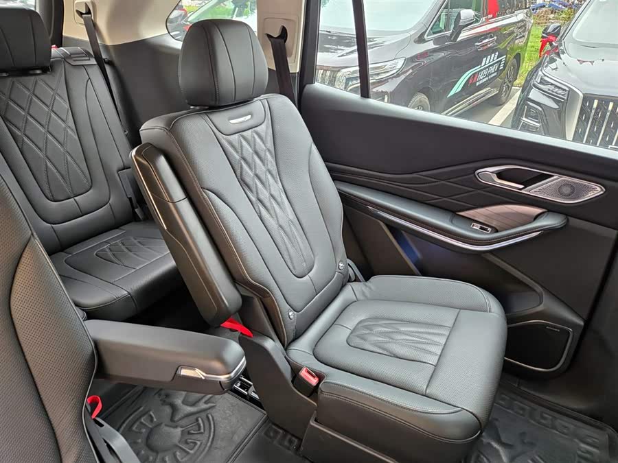 HongQi HS7 PHEV 2024 #39 HongQi HS7 PHEV 2024 car image #39