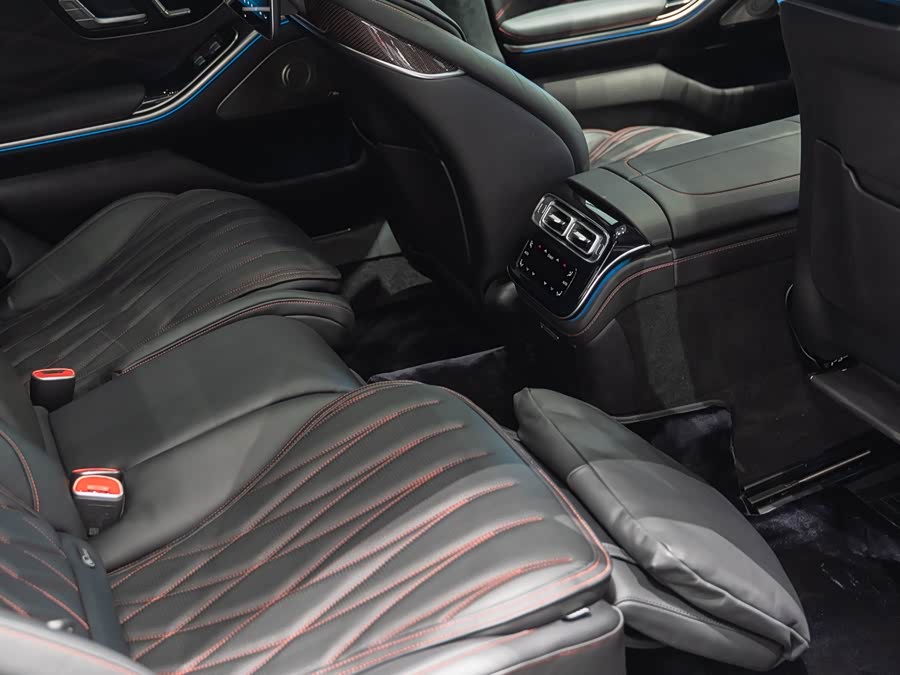 Mercedes-Benz S AMG New Energy 2024 صورة سيارة #39