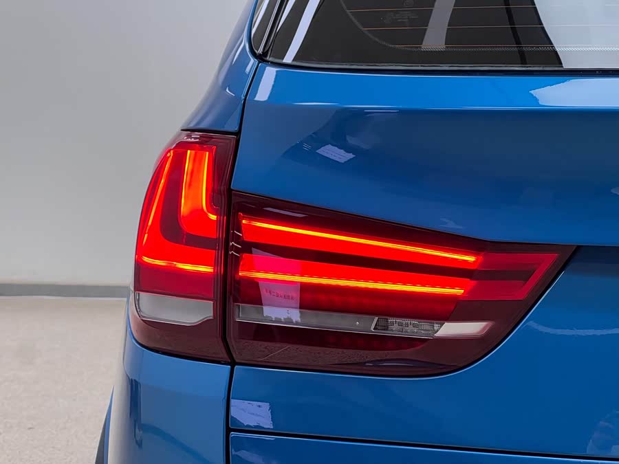 BMW X5 M 2017 #39 BMW X5 M 2017 صورة سيارة #39