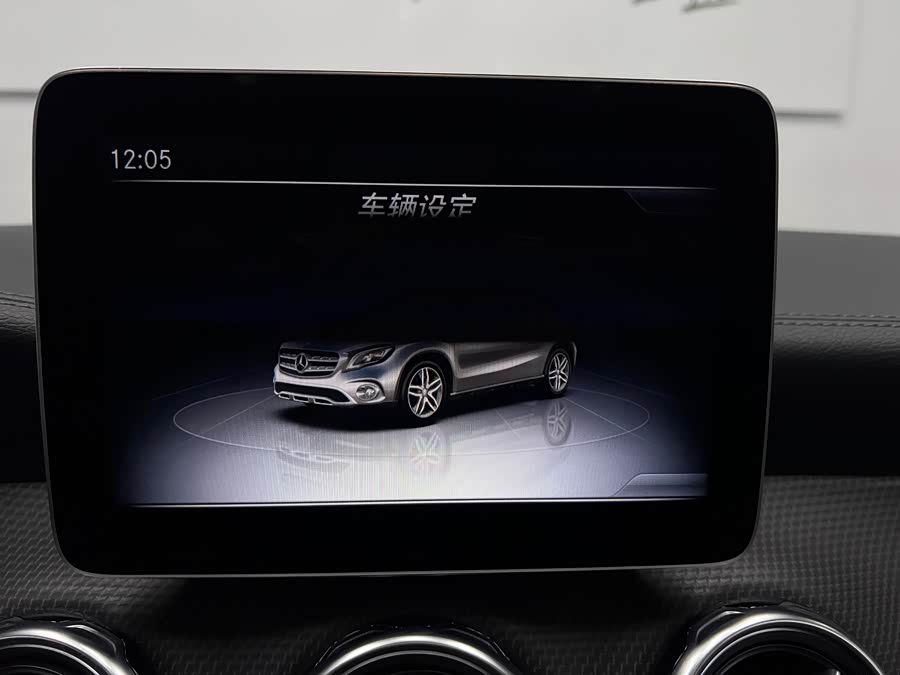 Mercedes-Benz GLA Class 2018 #39 Mercedes-Benz GLA Class 2018 car image #39