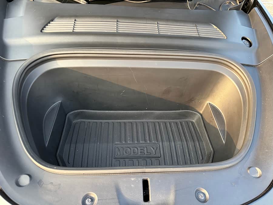Tesla Model Y 2022 #39 Tesla Model Y 2022 car image #39